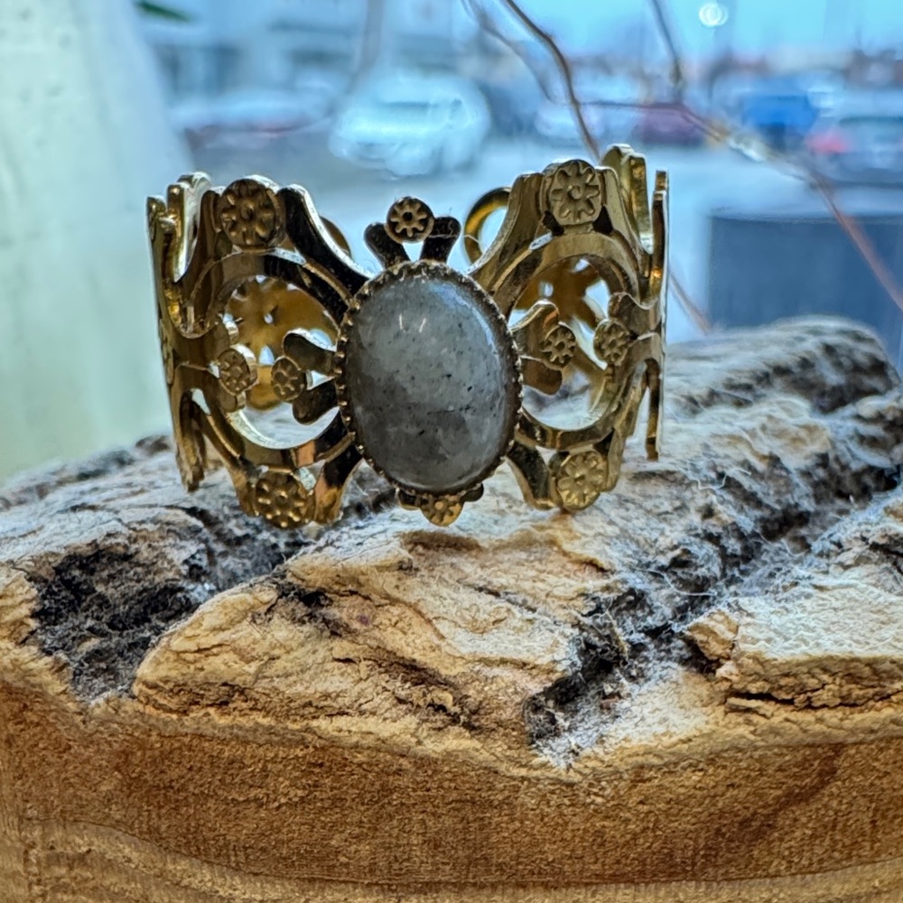 Intricate Adjustable Gold and Gray Stone Ring